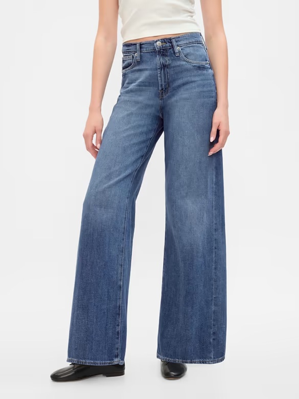 GAP High-Rise Wide Leg Jeans in Medium Blue